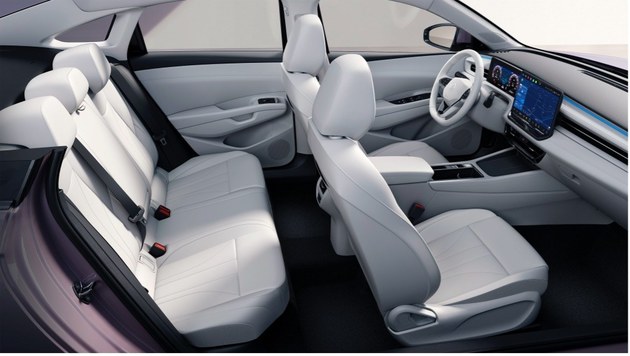 四轮独立悬架+8155芯片，朗逸Pro起售8.88万！