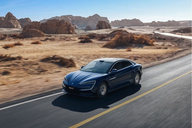 仰望汽车全系登陆广州车展，以极致体验创新满足高端需求