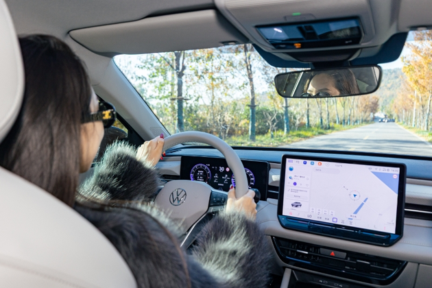 科技座舱+辅助驾驶 “国民家轿”朗逸Pro焕新实力登场！