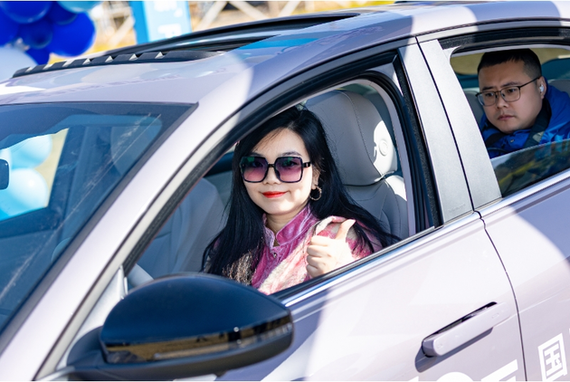 科技座舱+辅助驾驶 “国民家轿”朗逸Pro焕新实力登场！