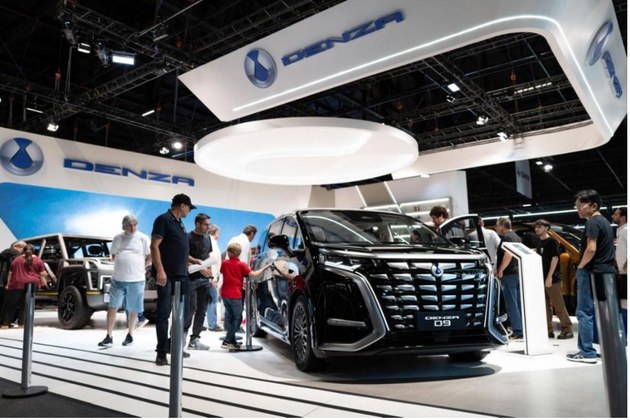 比亚迪第1500万辆新能源车下线，腾势N8L第15000台成里程碑车型