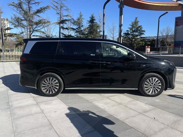 “家庭头等舱”MPV来了 试驾2026款比亚迪夏