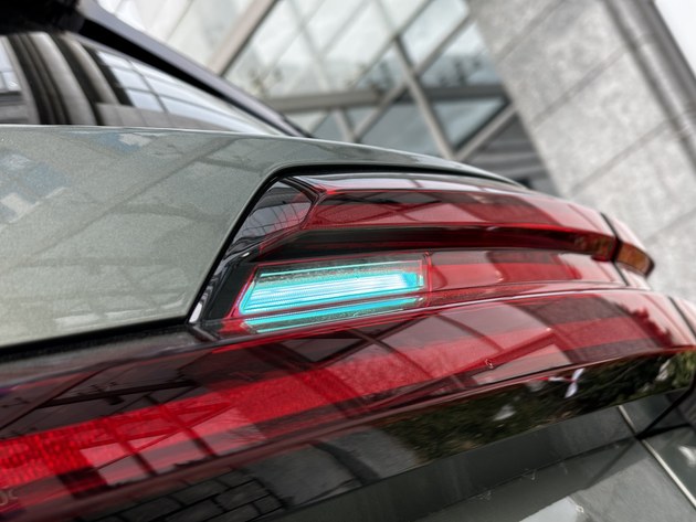 VLA大模型+“小蓝灯”上车 全新蓝山智能进阶版上市