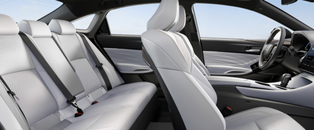 丰田亚洲龙：内卷时代普通人的奢享选择