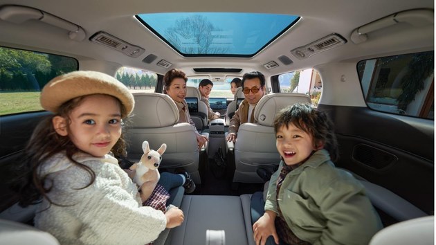 腾势D9迎开年首次OTA 隐私声盾、智能防晕车等重磅功能上线