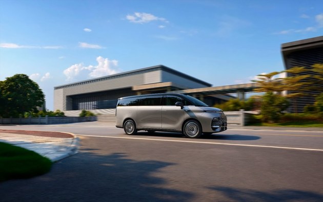 吉利银河V900正式上市，26.98万元起售