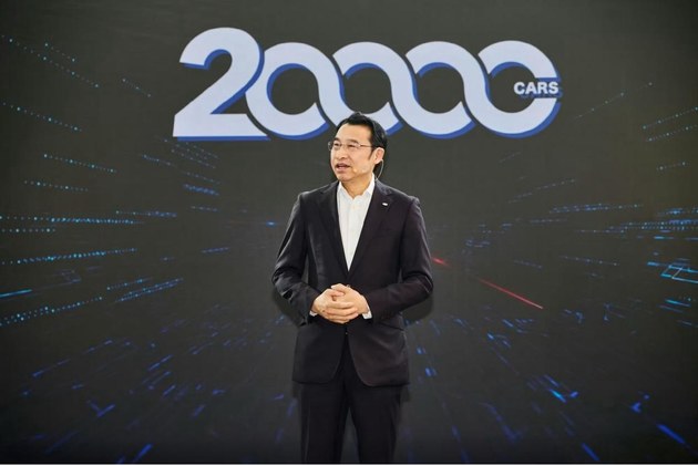 TVB影帝陈豪夫妇成为腾势D9车主，香港第20000份信任！