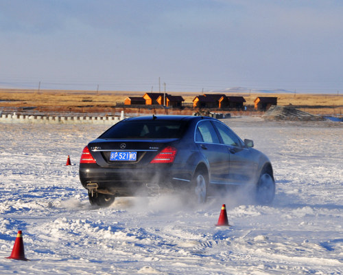 开车要知道的事 雨雪路况驾车技巧介绍