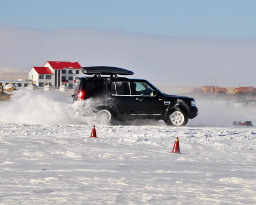 开车要知道的事 雨雪路况驾车技巧介绍