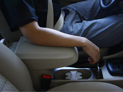 汽车安全手册：有哪些物品不能放在车内