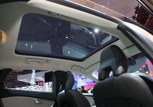 2012巴黎车展 沃尔沃V40跨界版正式首发